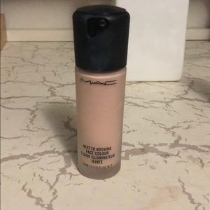 MAC next to nothing face colour-light